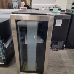 https://offerup.com/redirect/?o=MjMuaW4=. Single Zone 130-Cans Freestanding/Built-in Beverage and Wine Cooler in Black, with Reversible Door  