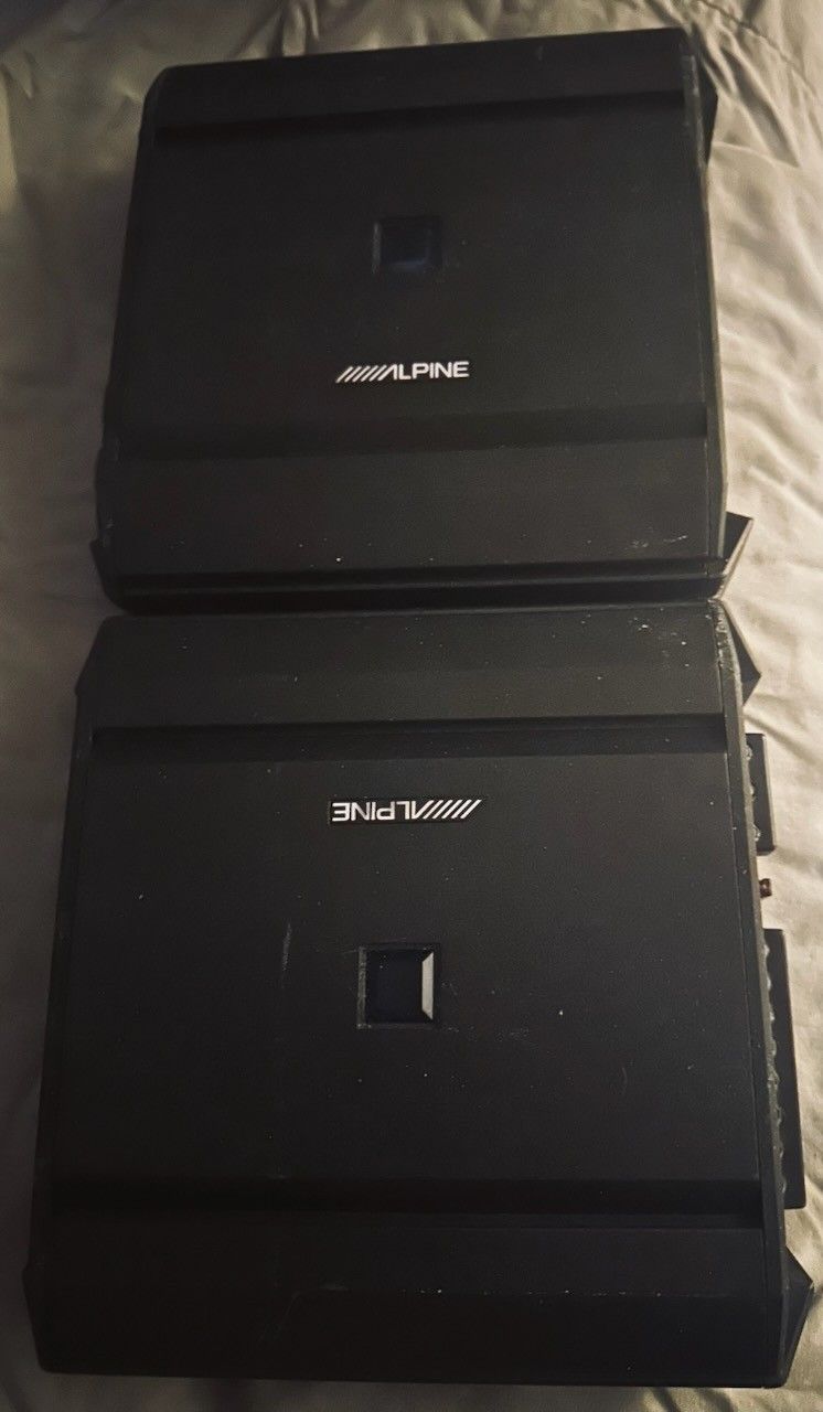 Alpine Subwoofer and 4 Chanel amps. All You Need For A Clear And Powerful Audio System. 