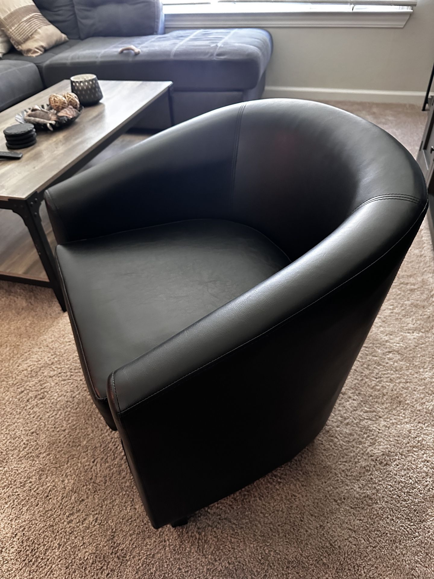 Faux Leather Accent Chair, Leather Armchair Club Chair with Soft Padded and Sturdy Legs for Living Room/Bedroom/Study/Waiting Room, Black
