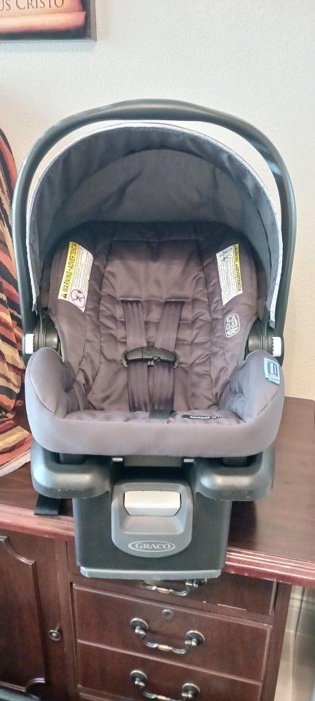Baby Graco Snugride Lite Car Seat 