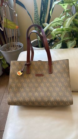 Dooney and Bourke purse