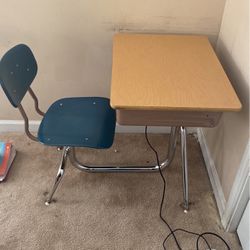 School Chair And Table With Lift Lid