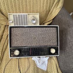 Old Radios Zenit And General Electric 