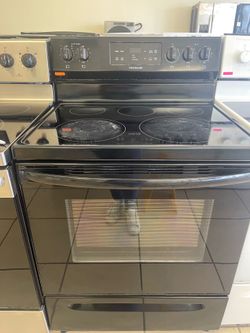 FRIGIDAIRE GLASS TOP STOVE BLACK