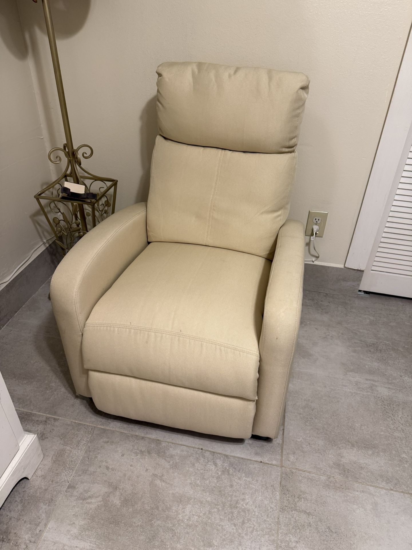 Recliner Chair 