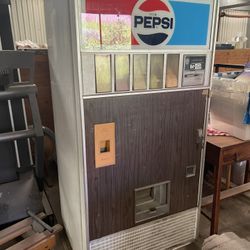 Pepsi Vending Machine 