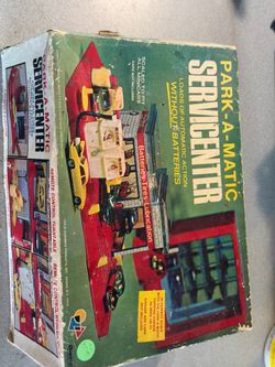 Park-A-Matic Servicenter With Box Car Wash Building and qty 8 matchbox cars