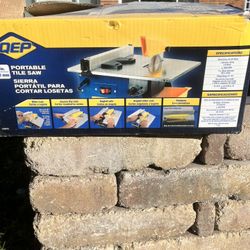 Qep Table Top Tile Saw 40$