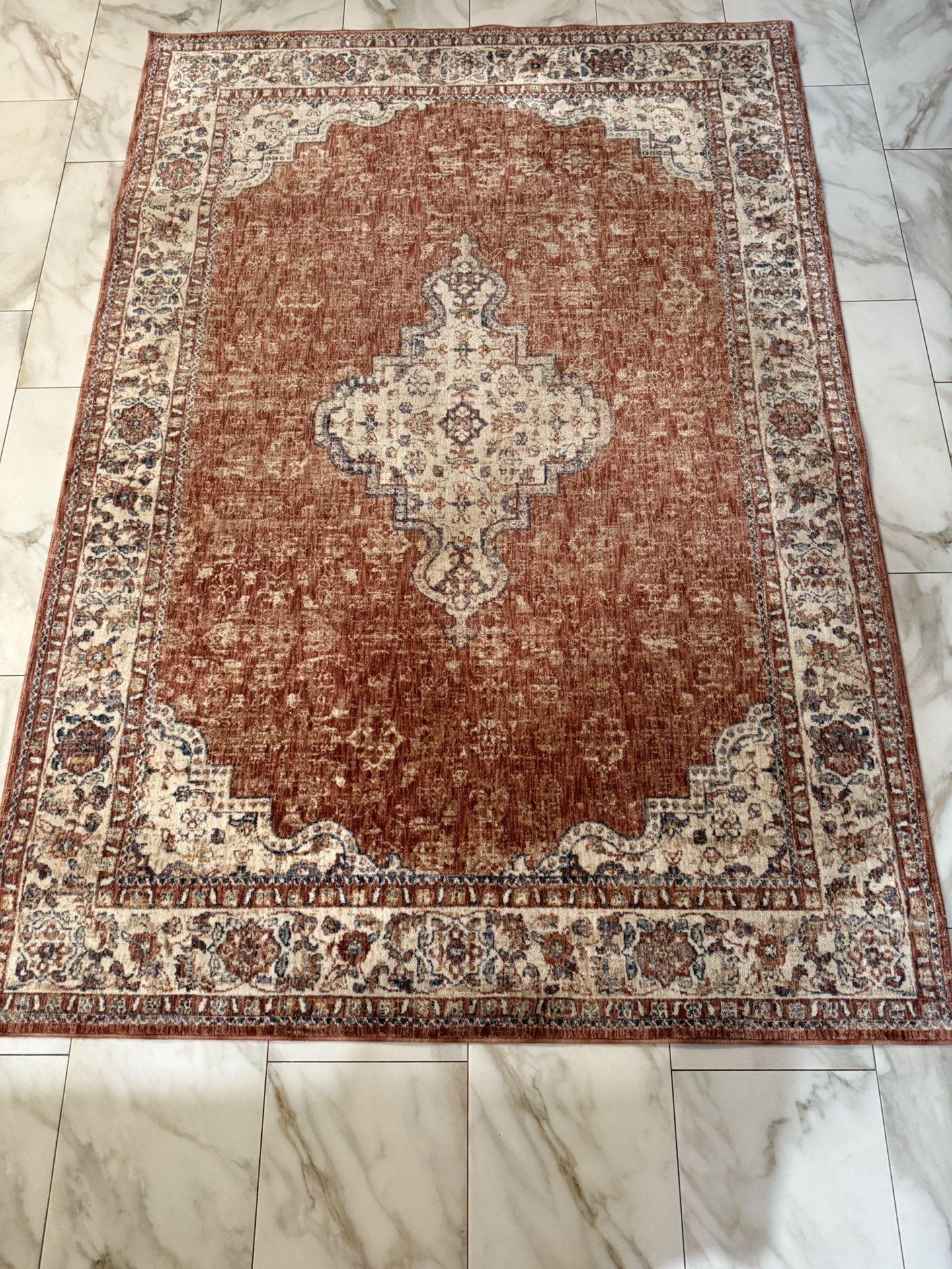 Vintage Style Area Rug Havertys rug great condition $40