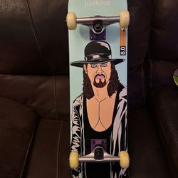 New Skateboard Pro deck WW 8:0 $68 Complete 