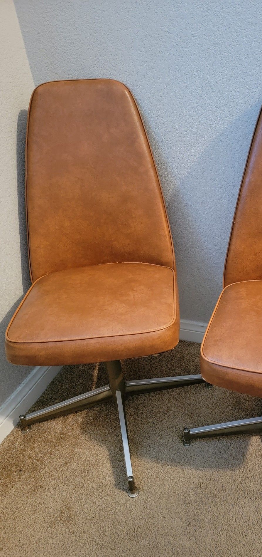 MCM Vintage Cal-style Swivel Dining Chair 2 Available Burnt Orange Great For Kitchenette RV Dinette Table
