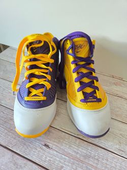 LeBron mentioned size 7.5