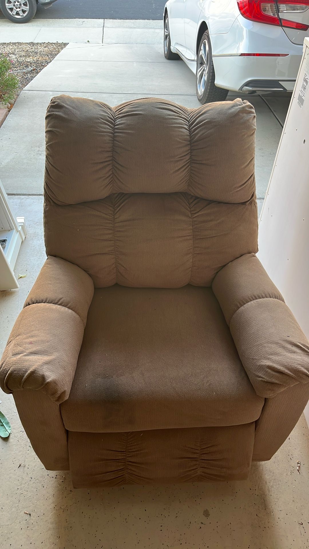 Recliner Chair (Ashley Furniture)
