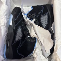 Jordan 5 Unc Size 7 New