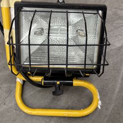 Halogen Light With Extra Bulbs