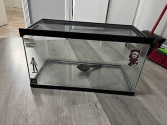 Reptile enclosure