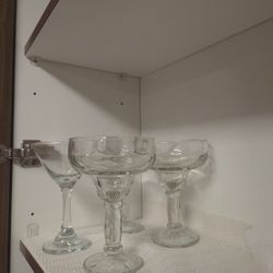 Set of 6 Clear Glass Goblets – Elegant & Versatile