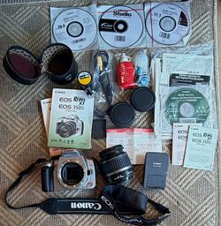 Canon EOS Rebel XT / EOS 350D Digital SLR 8MP 18-55mm AF Flash Silver USB