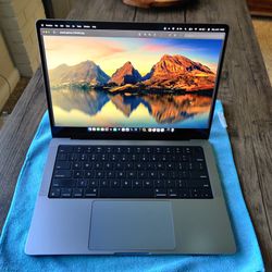 MacBook Pro 14" 2021 M1 Pro — 16GB RAM / 512GB SSD