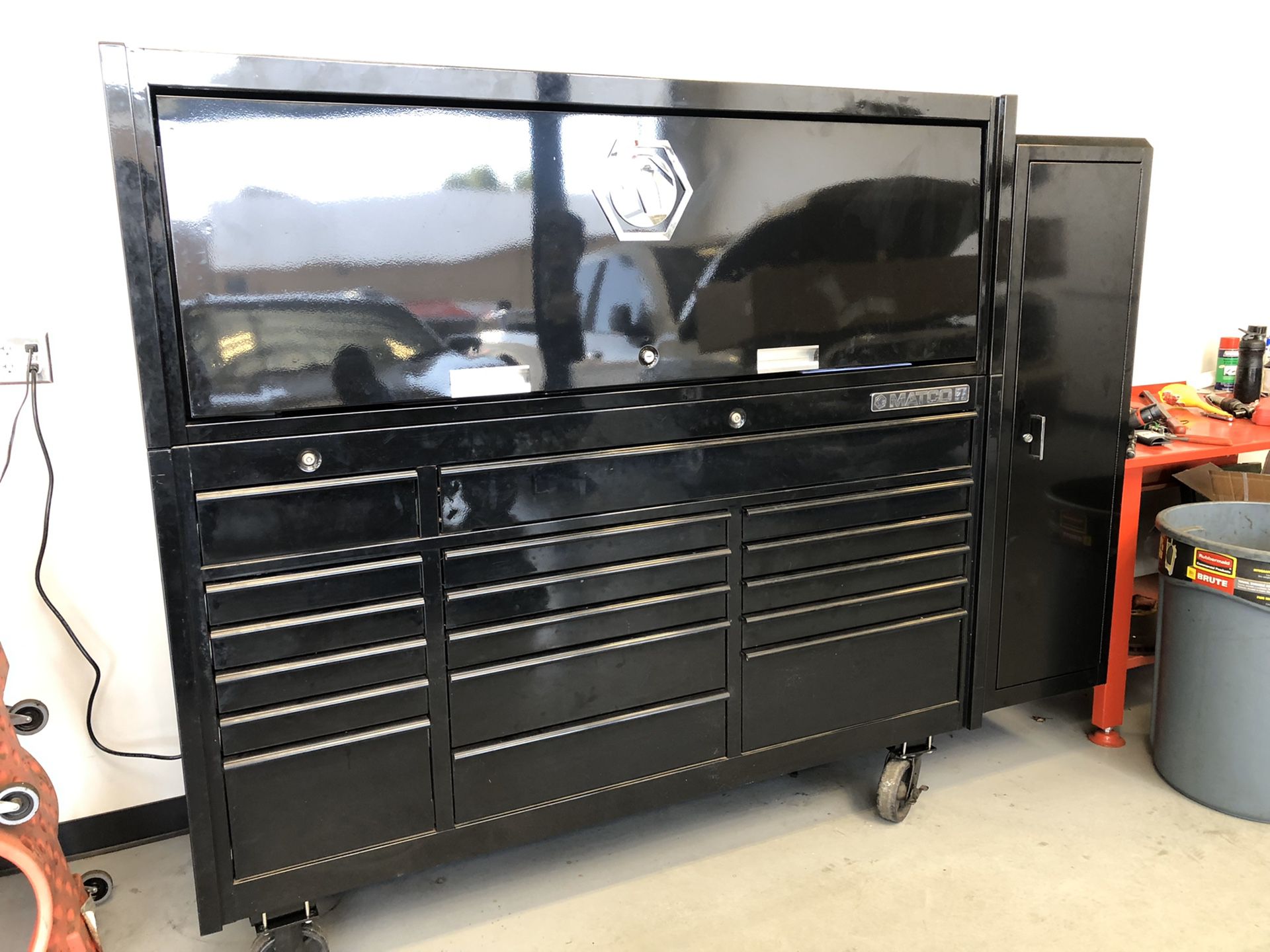 Matco 4s tool box with power hutch