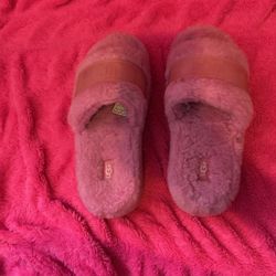 Pink Ugg platforms size 9
