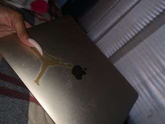 MacBook 12” need gone asap. ( small fee if I come too u )