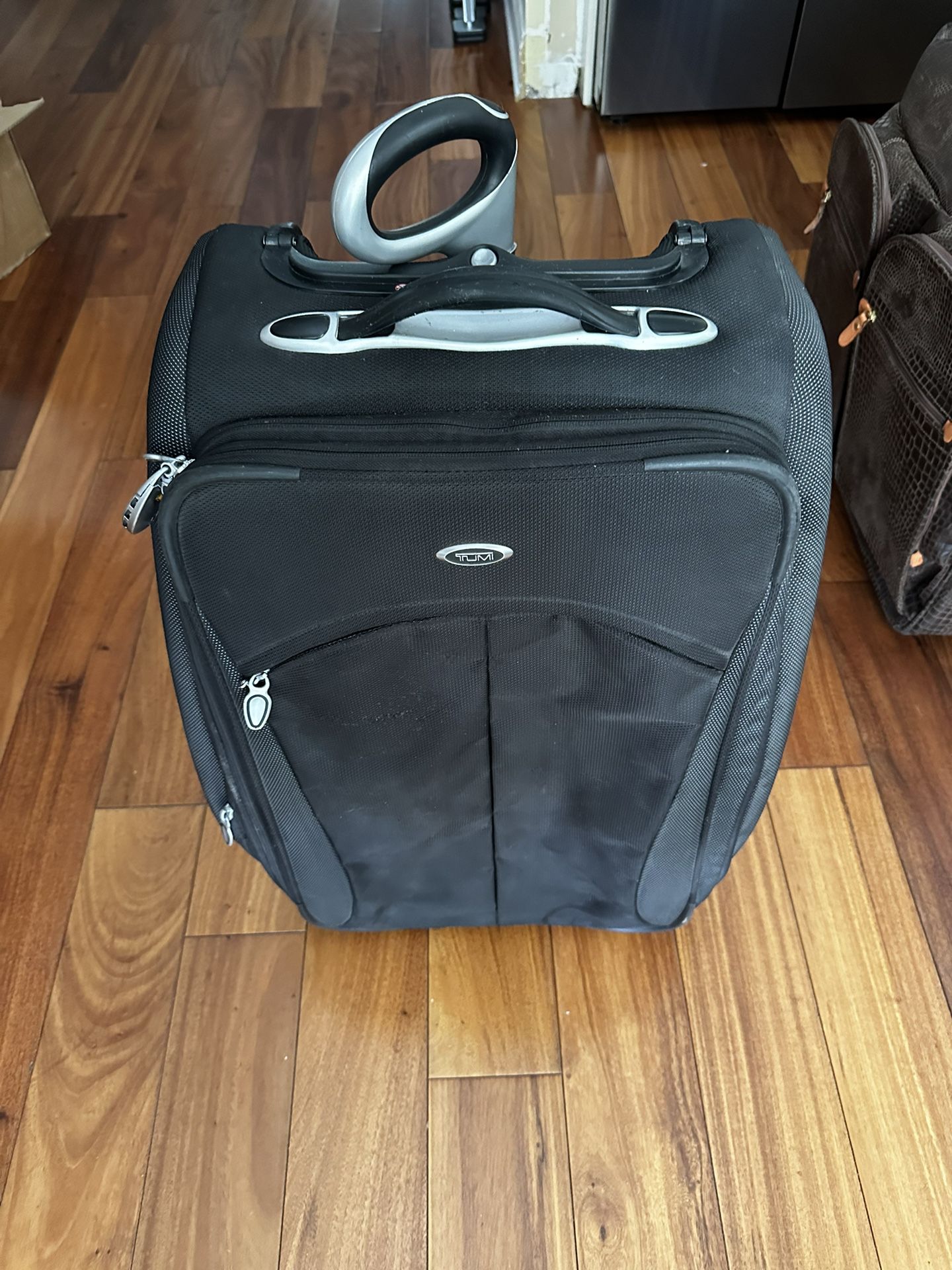 Tumi Mid Size Rolling Suitcase Black 