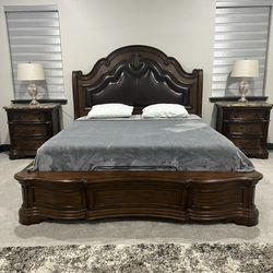 King Bed With 2 Night Stands