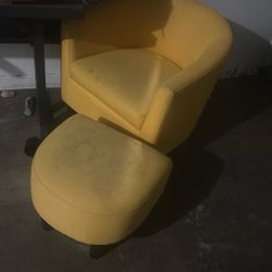 Chain With Foot Rest 