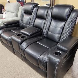 Party Time Midnight Power Reclining Loveseat with Console/couch 
