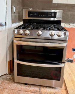 LG Stove 30” Double Oven Gas Range