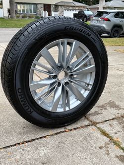 20" Infiniti QX80 OEM Wheel + Kumho Tire – Excellent Condition