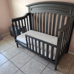 Convertible Baby Crib