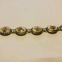 Enamel  Gold Tone Hand Painted  Roses  7 inch  Bracelet 