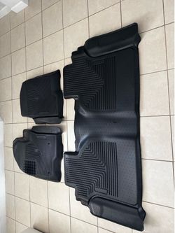 3 Floor Mats Fit for 2019-2025 2026 Chevy Silverado . Like new .