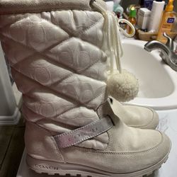 Coach Women Snow Boots Size 6