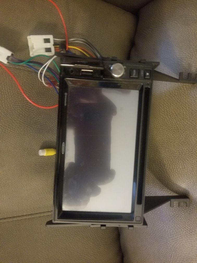 Jensen vx 3020 double din head unit. Works great. No longer have car it was in