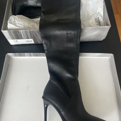 Size 7 Over The Knee Boots By jlo 