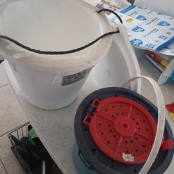 Bait Buckets With Air Pump 