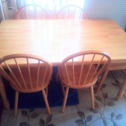 Dining Table With 4 Chairs Like New Condition