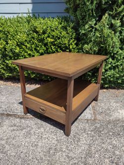 Vintage Mid Century Side Table w/ Drawer