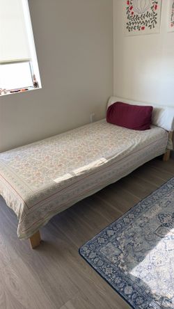 Twin bed + mattress!!