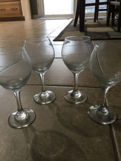 4 wine glasses