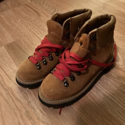 Women’s Hiking Boots Size 7