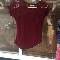 Adorable Lace Back Shirt New Without tags Size Small