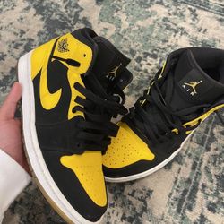 JORDAN 1 NEW LOVE