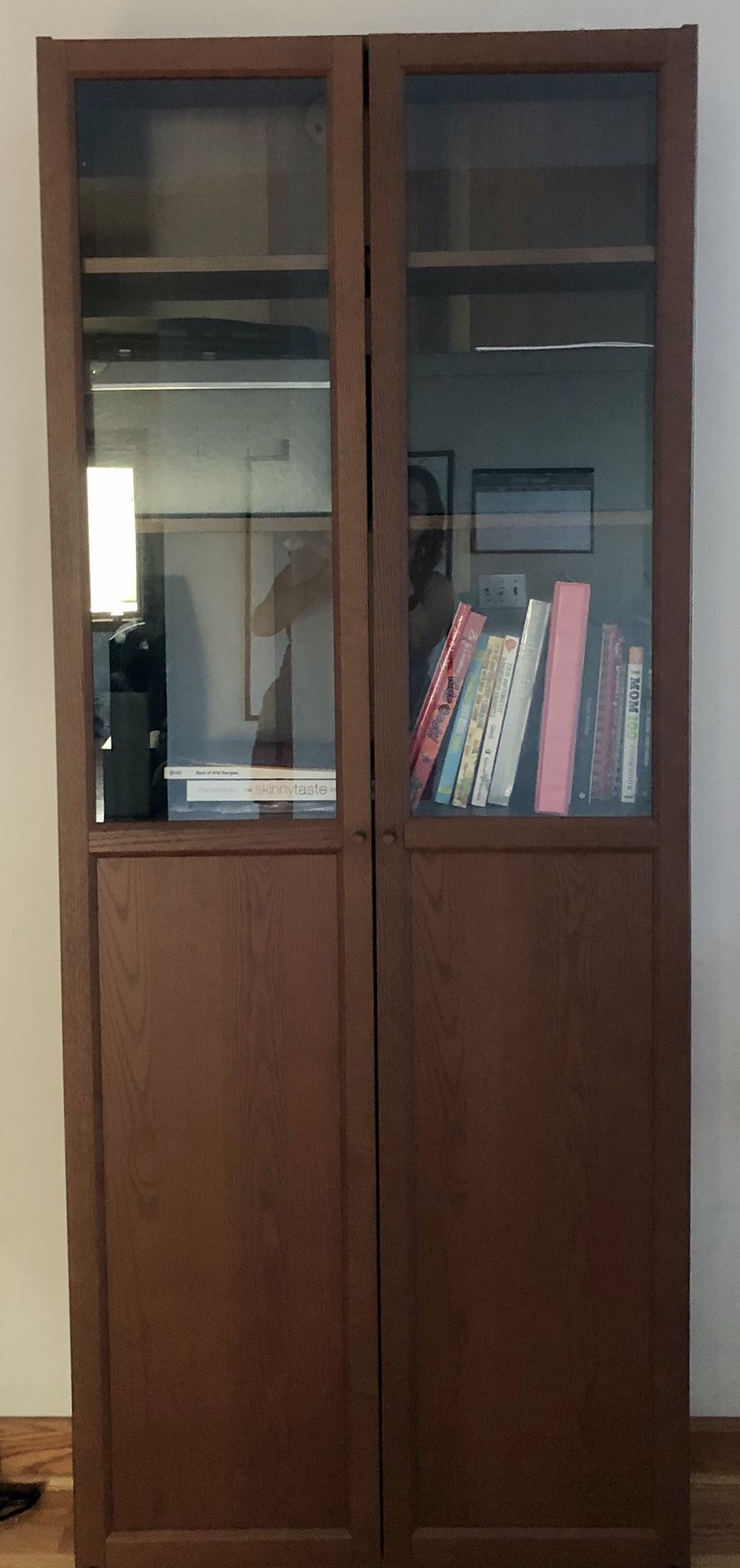 2 bookshelves/ display case