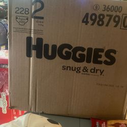 Huggies Snug And Dry 228 Count