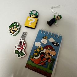 Super mario kinder egg toys and notepad NEW