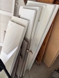 Free cabinets perfect condition